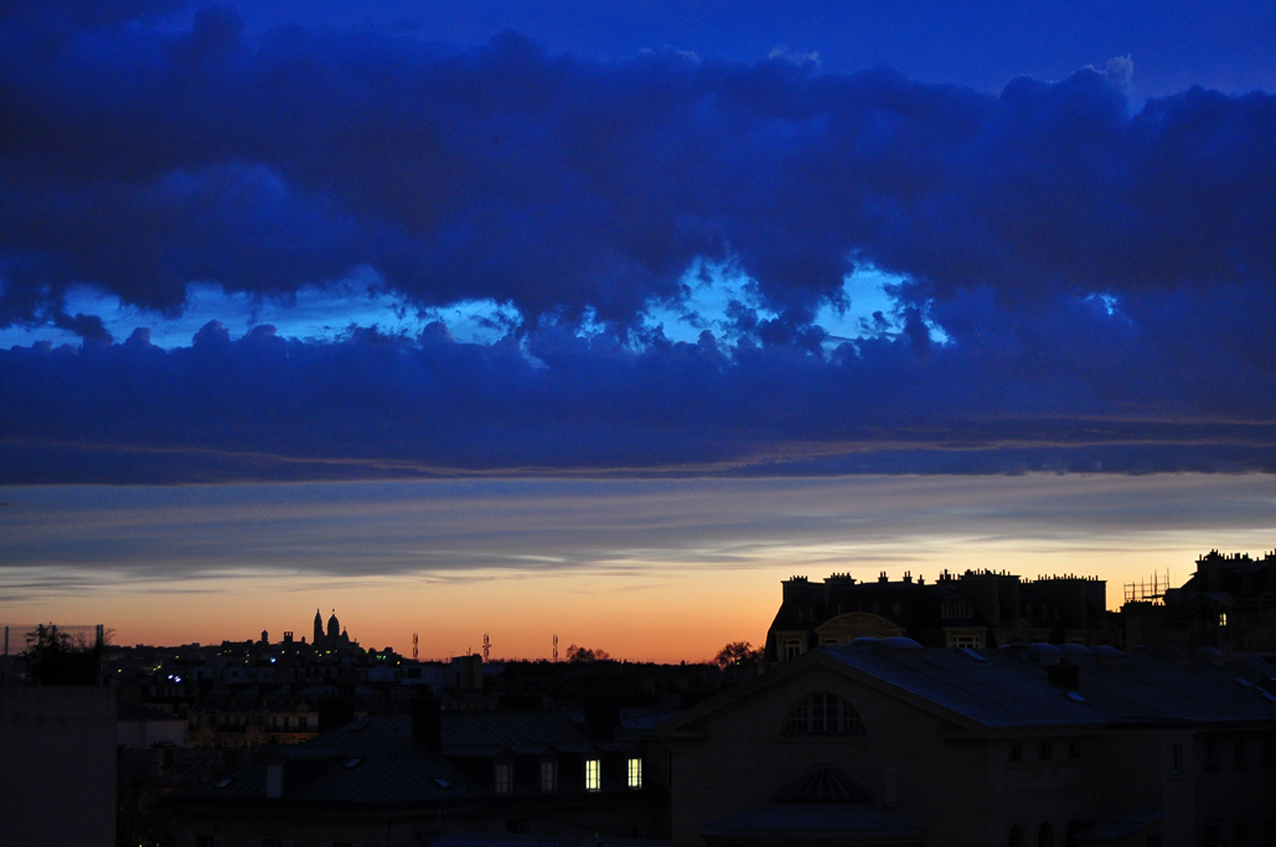 DE MA FENETRE, PARIS 7 by Véronique